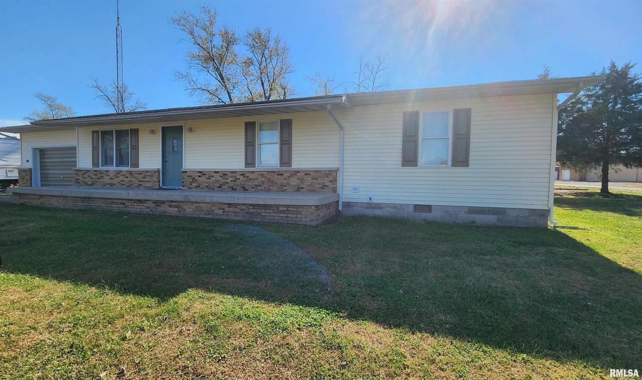 115 W North St., Enfield, IL 62835