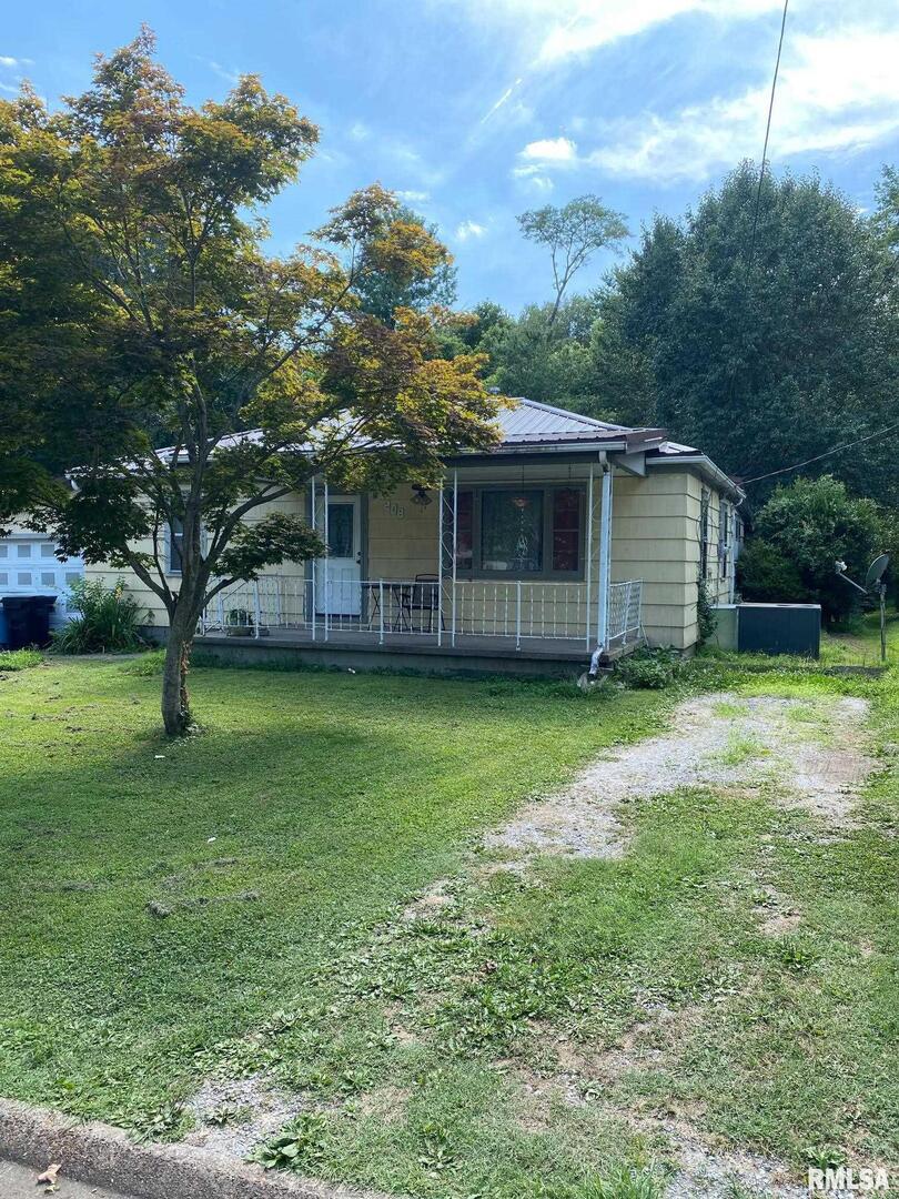 208 Lindsey Ave., Metropolis, IL 62960