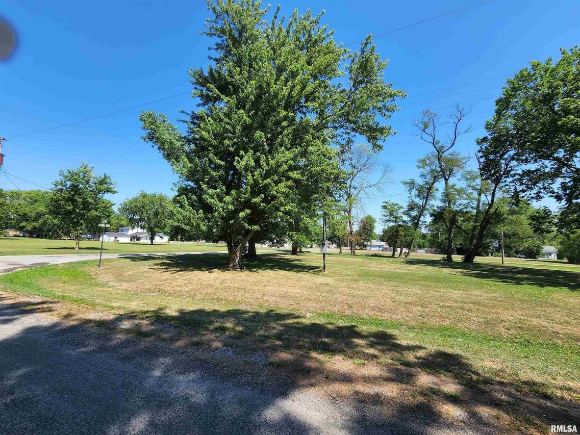 326 W South St., Duquoin, IL 62832