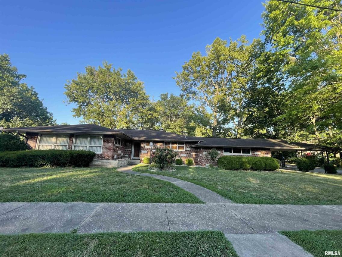 804 N 22nd St., Murphysboro, IL 62966