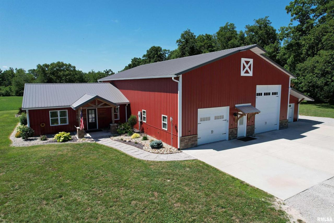 2490 Homestead Ln., Salem, IL 62881