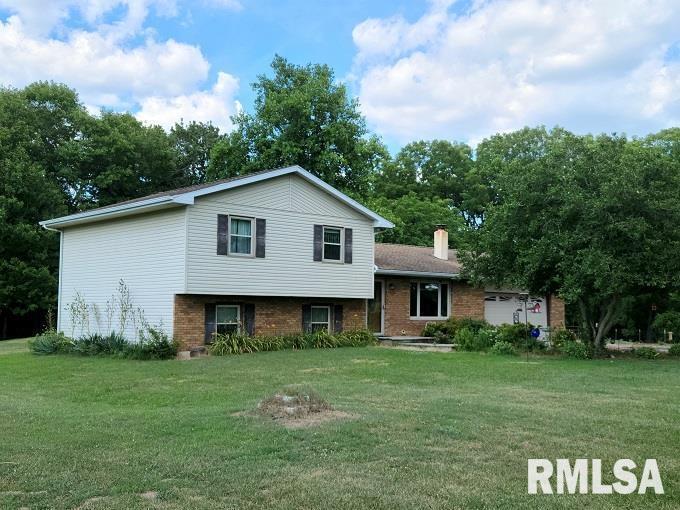 73 Winchester Rd., Desoto, IL 62924
