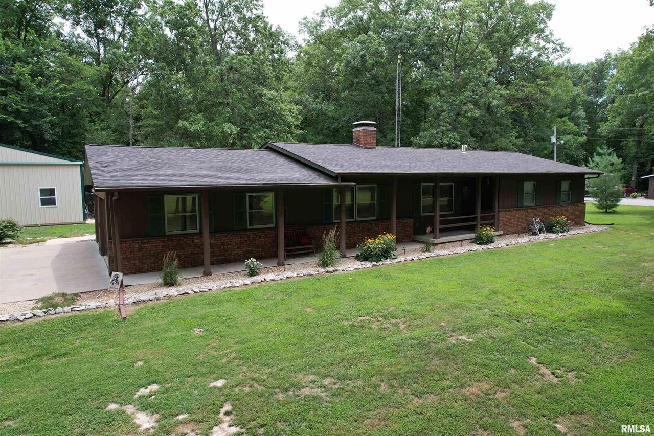 23324 Copple Ln., Walnut Hill, IL 62893