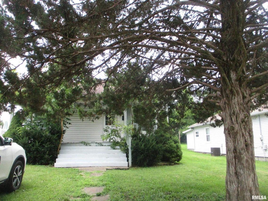 1206 E Elm St., West Frankfort, IL 62896