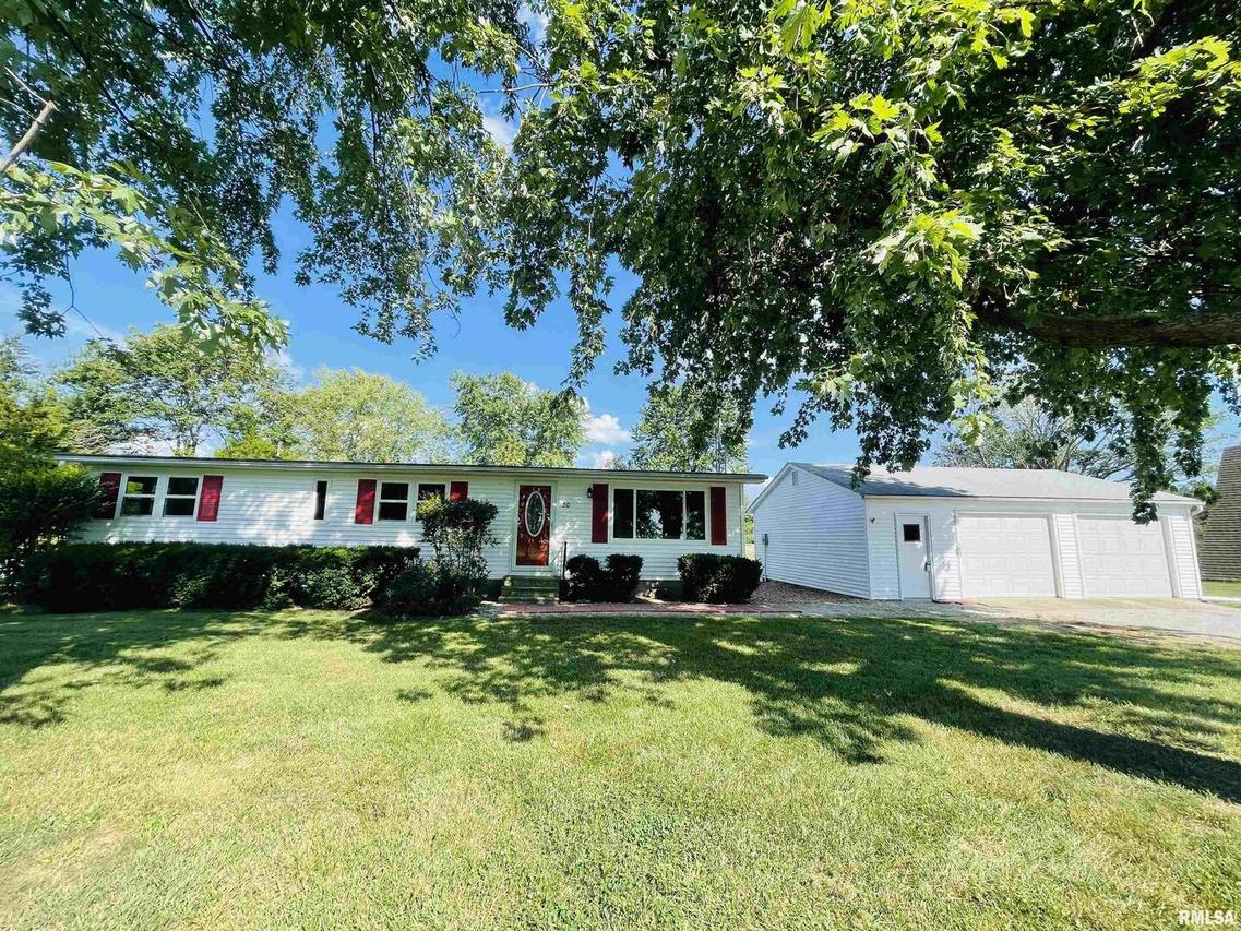 20 Hickory St., Nashville, IL