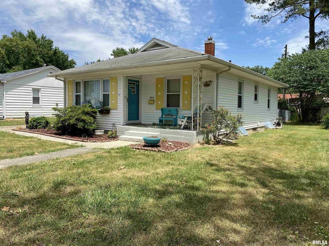 904 N 22nd St., Murphysboro, IL 62966