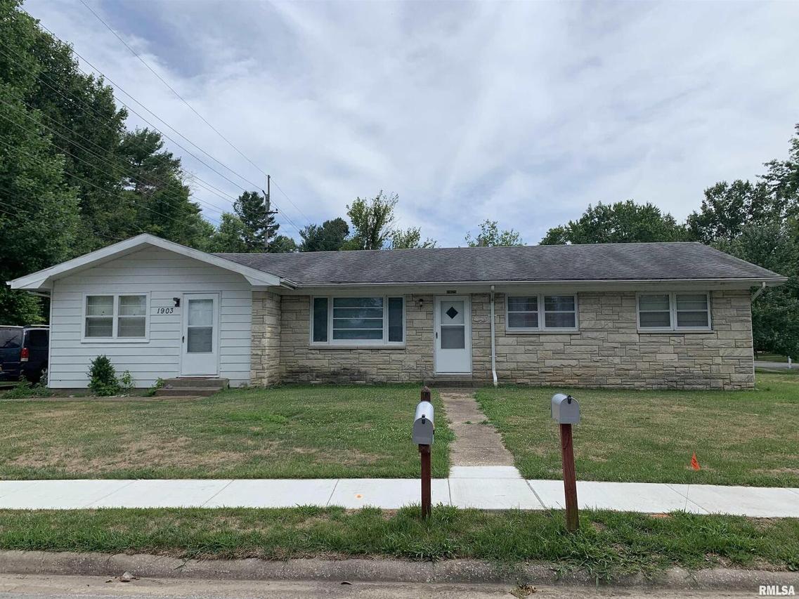 1905 W Sunset Dr. #1,2, Carbondale, IL 62901