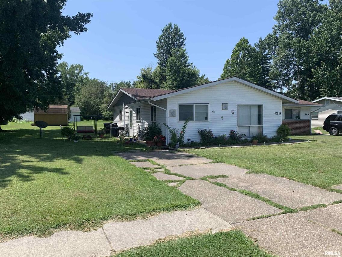 609 Eastgate Dr. #1,2, Carbondale, IL 62901