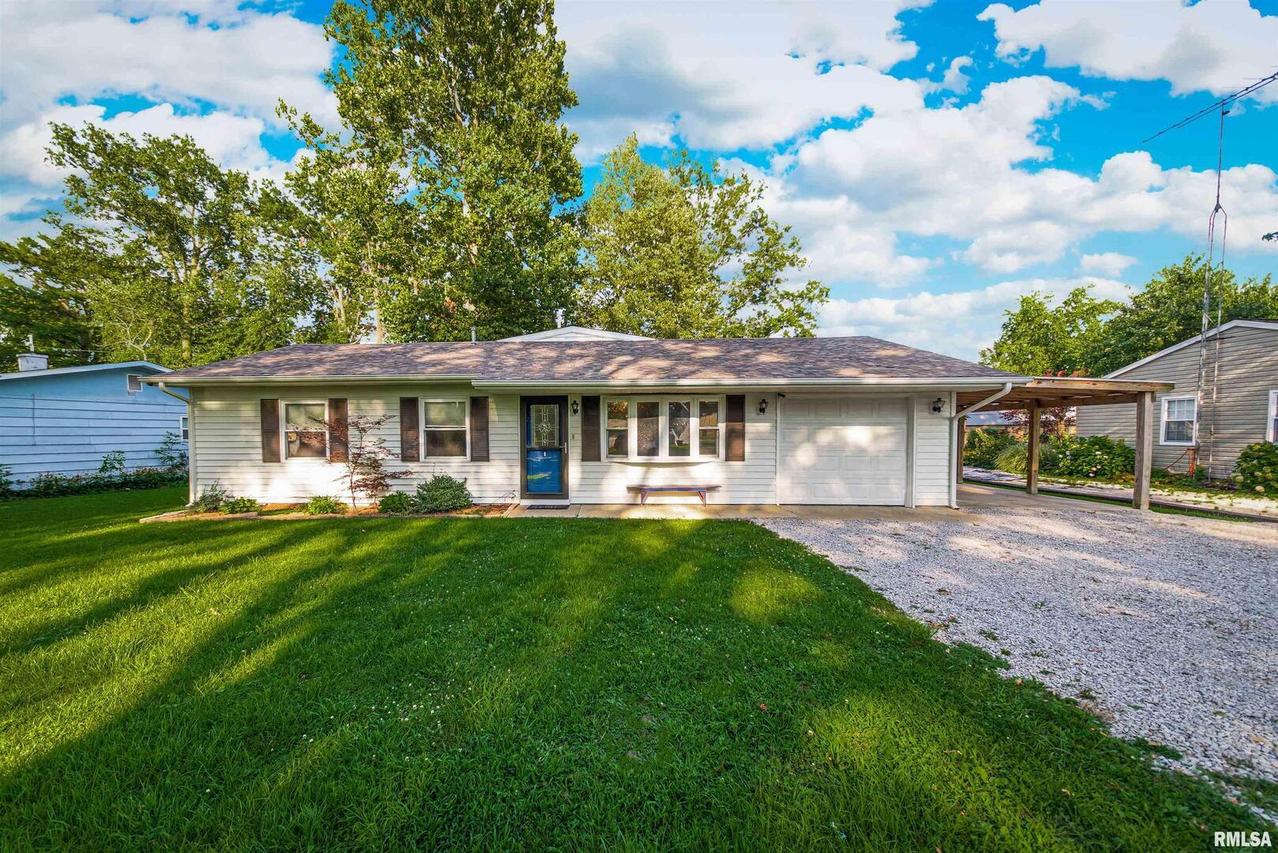 12 Roseclair Ln., Centralia, IL 62801