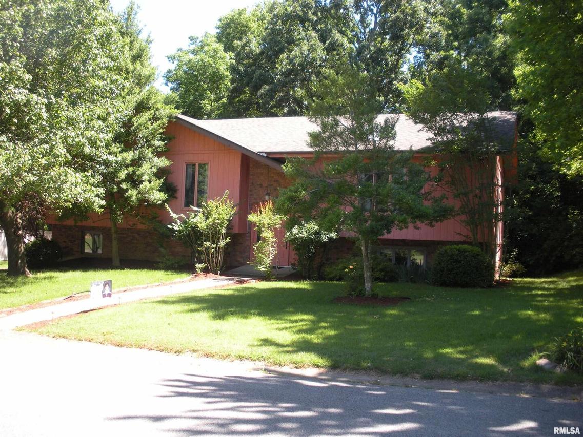 170 Spring Arbor Dr., Carbondale, IL 62901