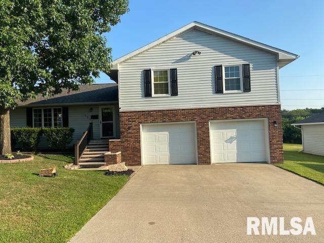 1332 Whisperway, Benton, IL 62812