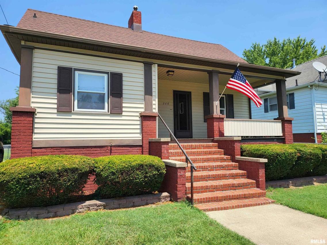 206 W Homer Ave., Harrisburg, IL