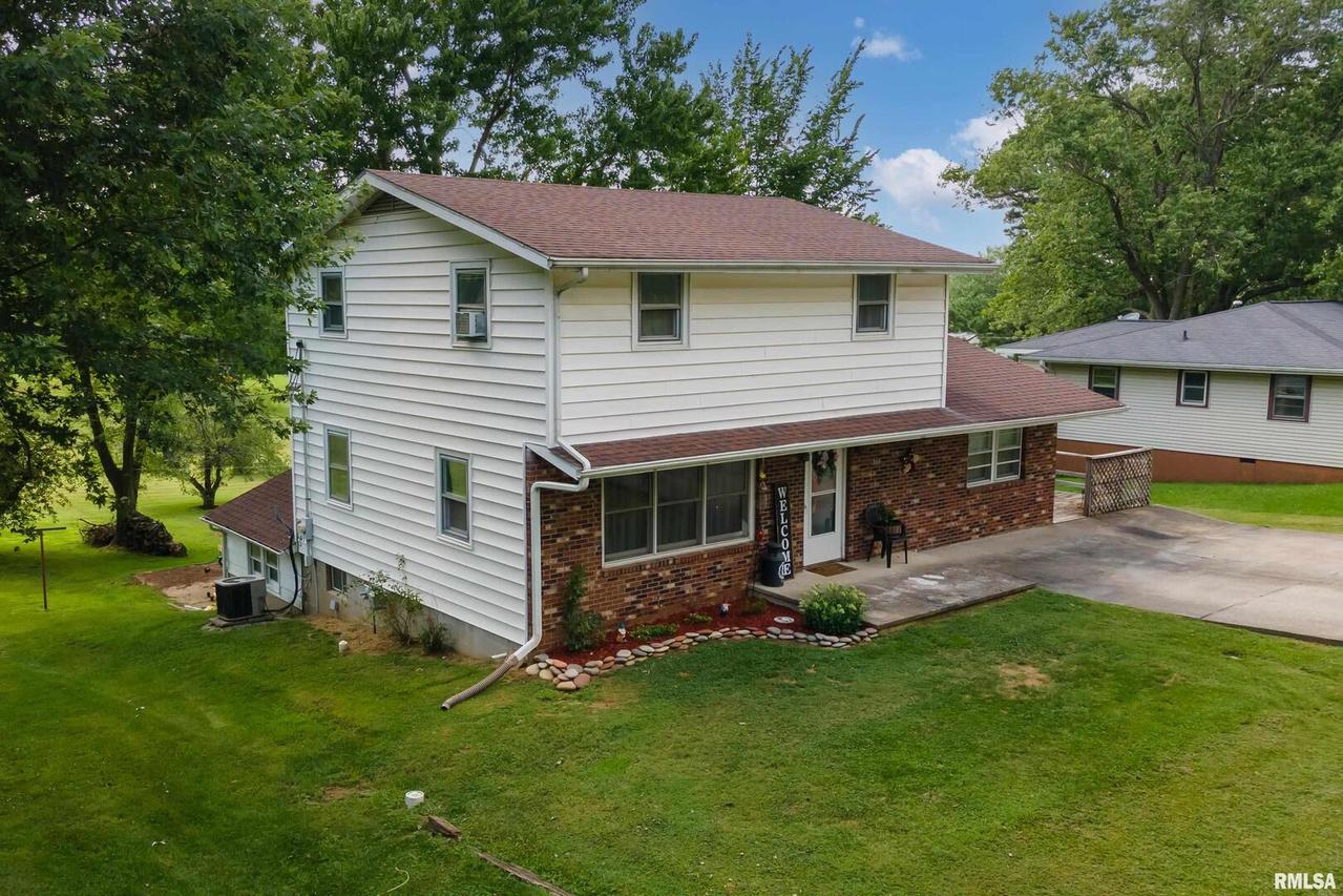 300 N Fly Ave., Goreville, IL 62939