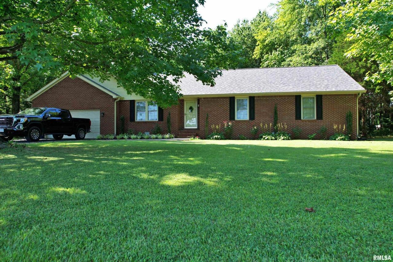 1012 Country Club Rd., Metropolis, IL 62960