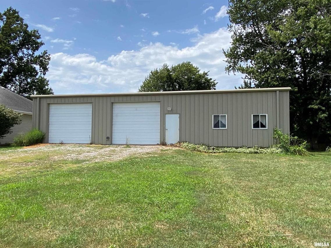 609 N 5th St., Ava, IL 62907