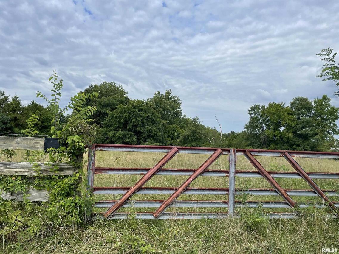 1527 Tyler Bridge Rd., Creal Springs, IL 62922