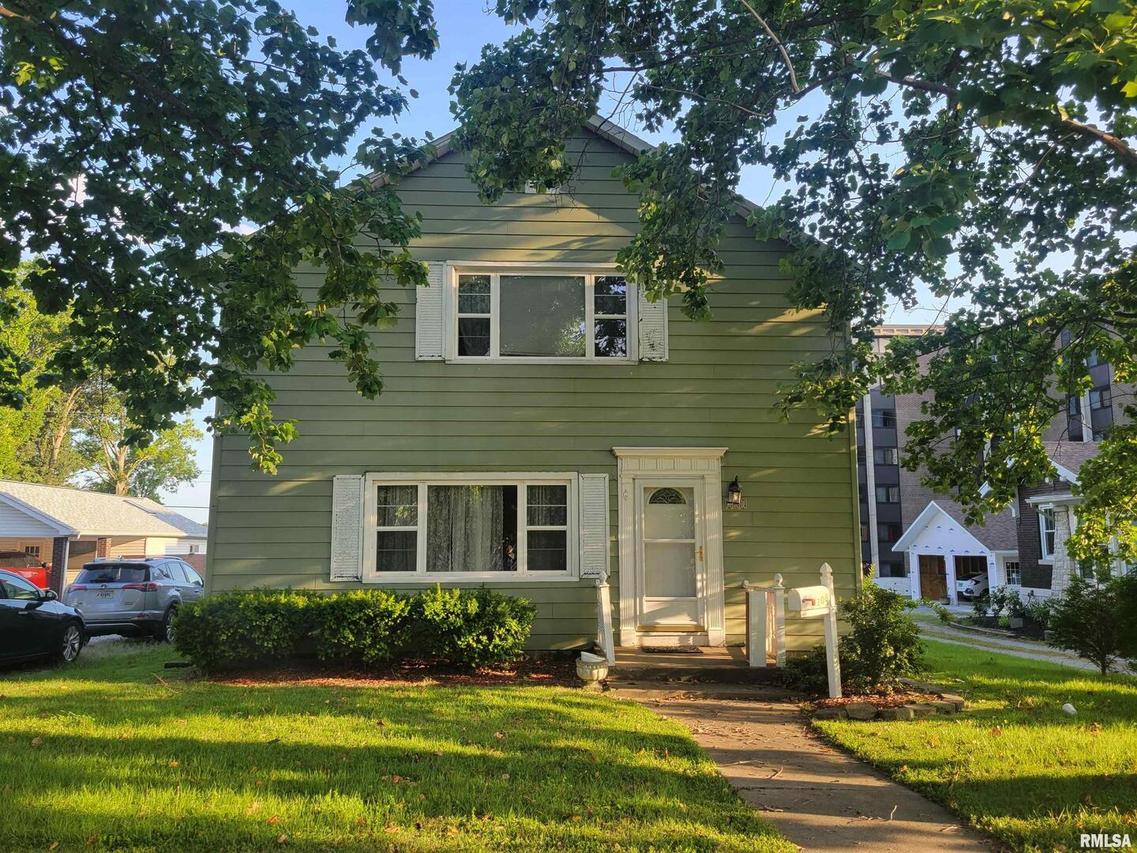 308 E Oak St., West Frankfort, IL 62896