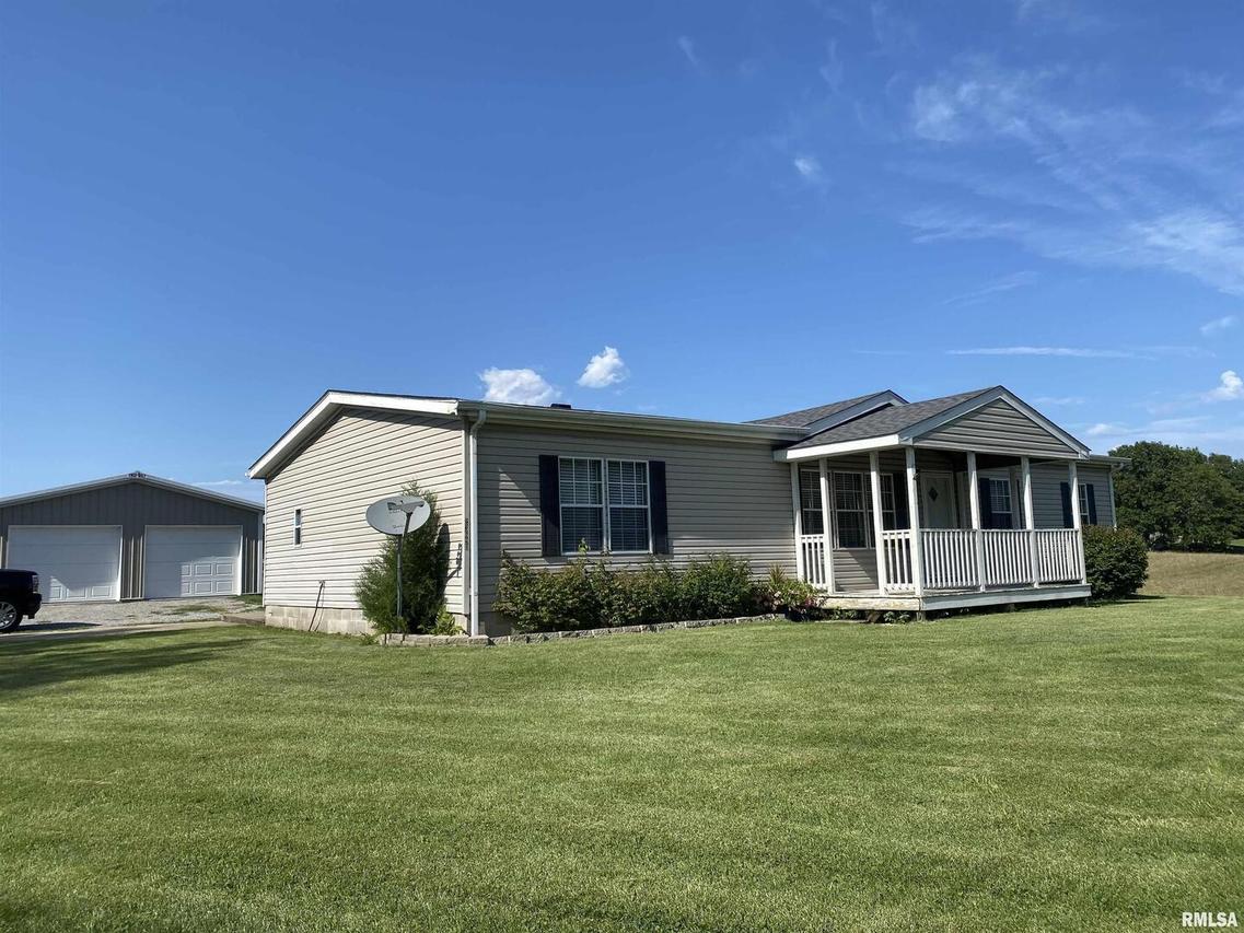 23690 Meadowlark Rd., Crab Orchard, IL 62959