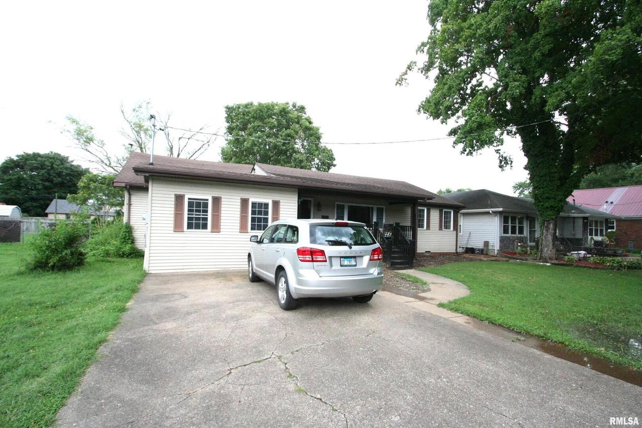 107 E Rudolph St., Crossville, IL 62827