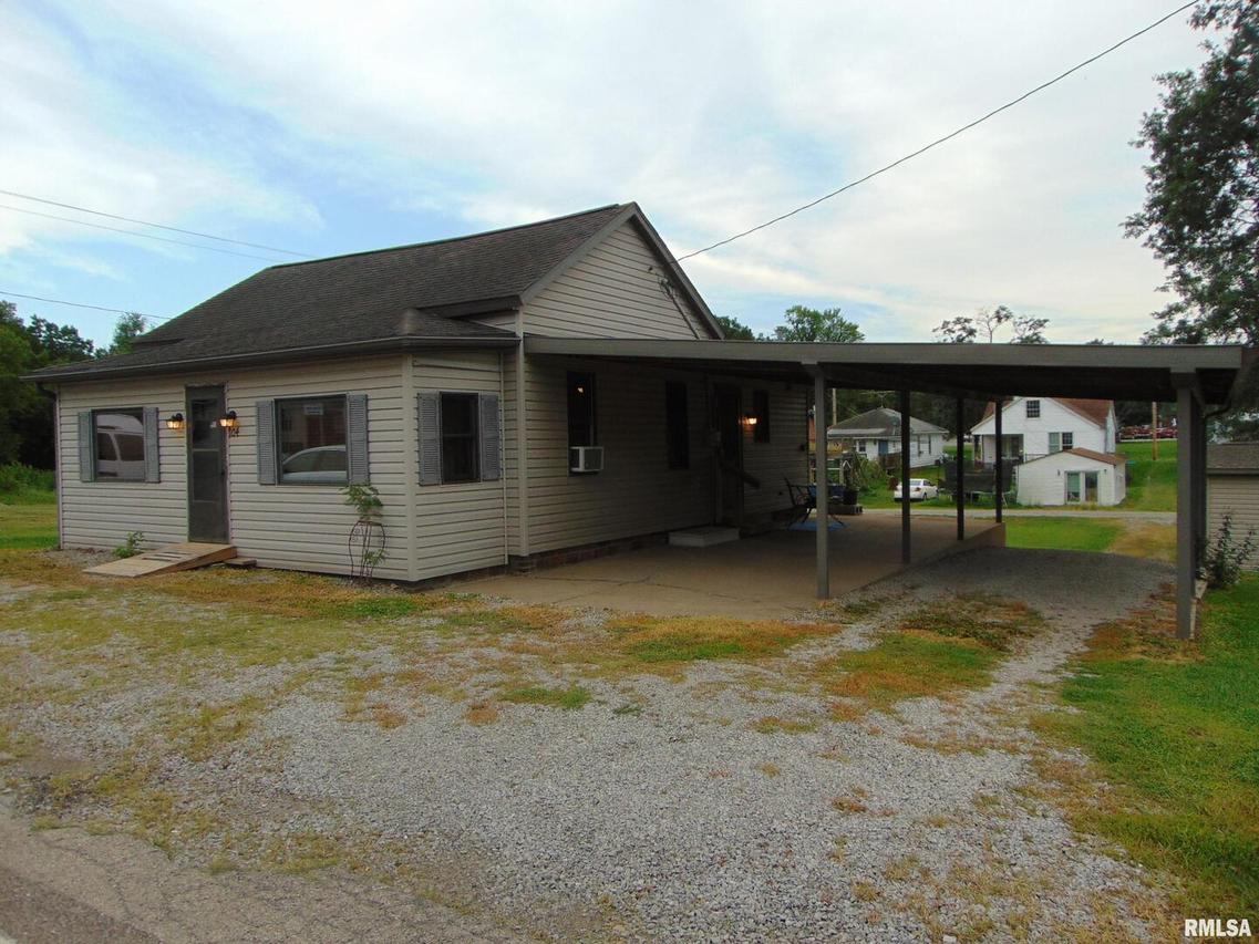 104 W Knauer St., Ava, IL 62907