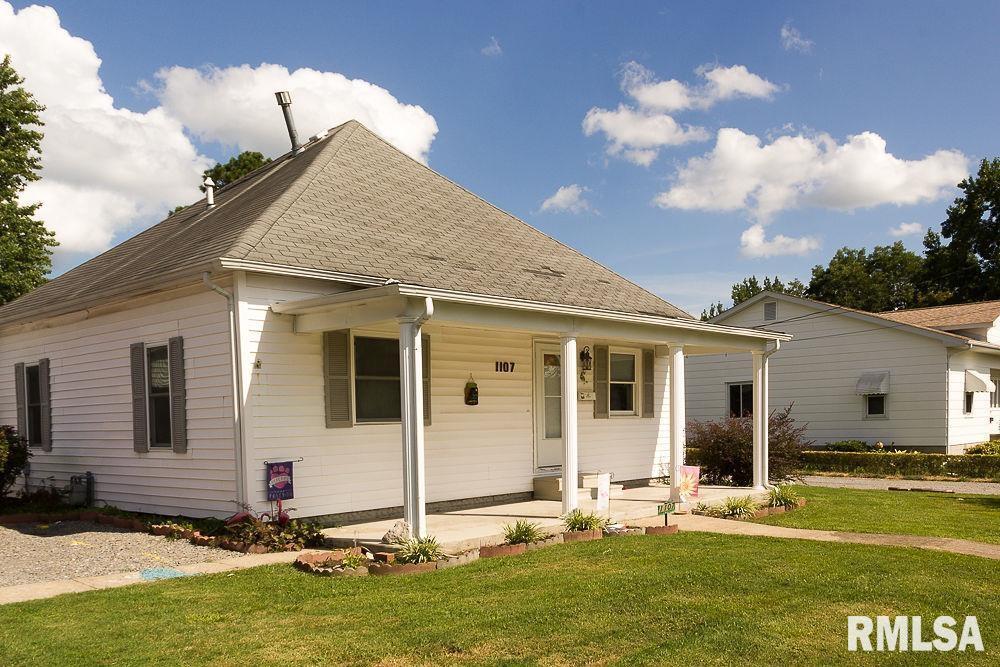 1107 Follis Ave., Johnston City, IL 62951