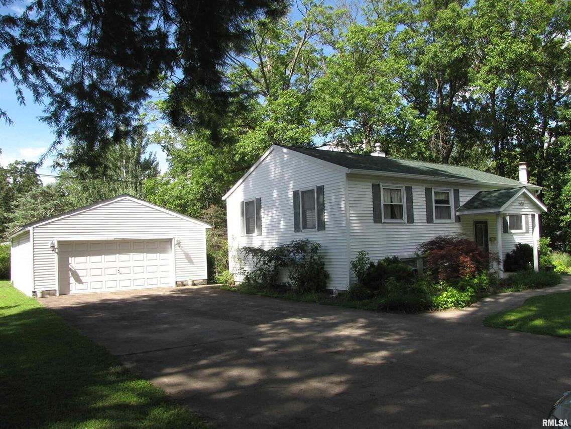 600 W Boone St., Salem, IL 62881