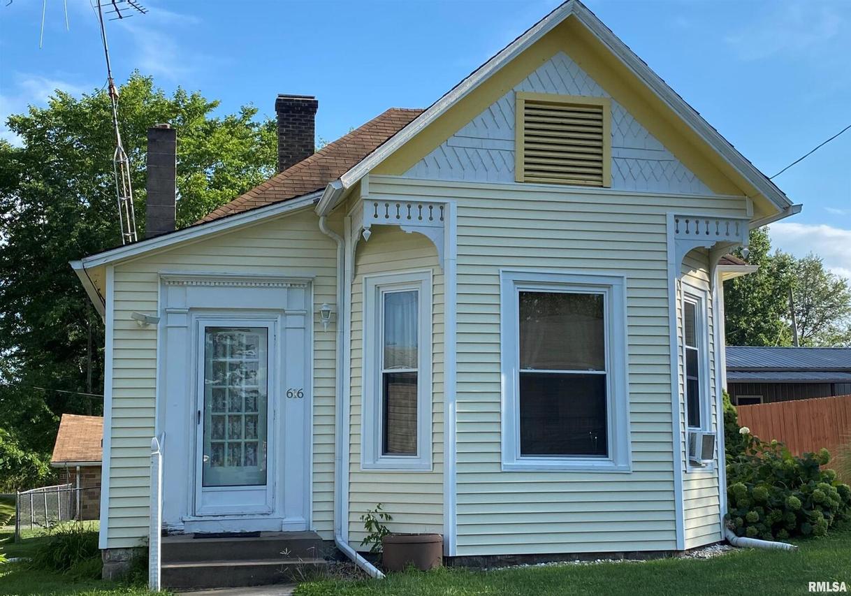 616 W Mill St., Ava, IL 62907