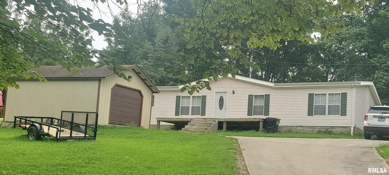 105 Reynolds Cemetery Rd., Harrisburg, IL 62946