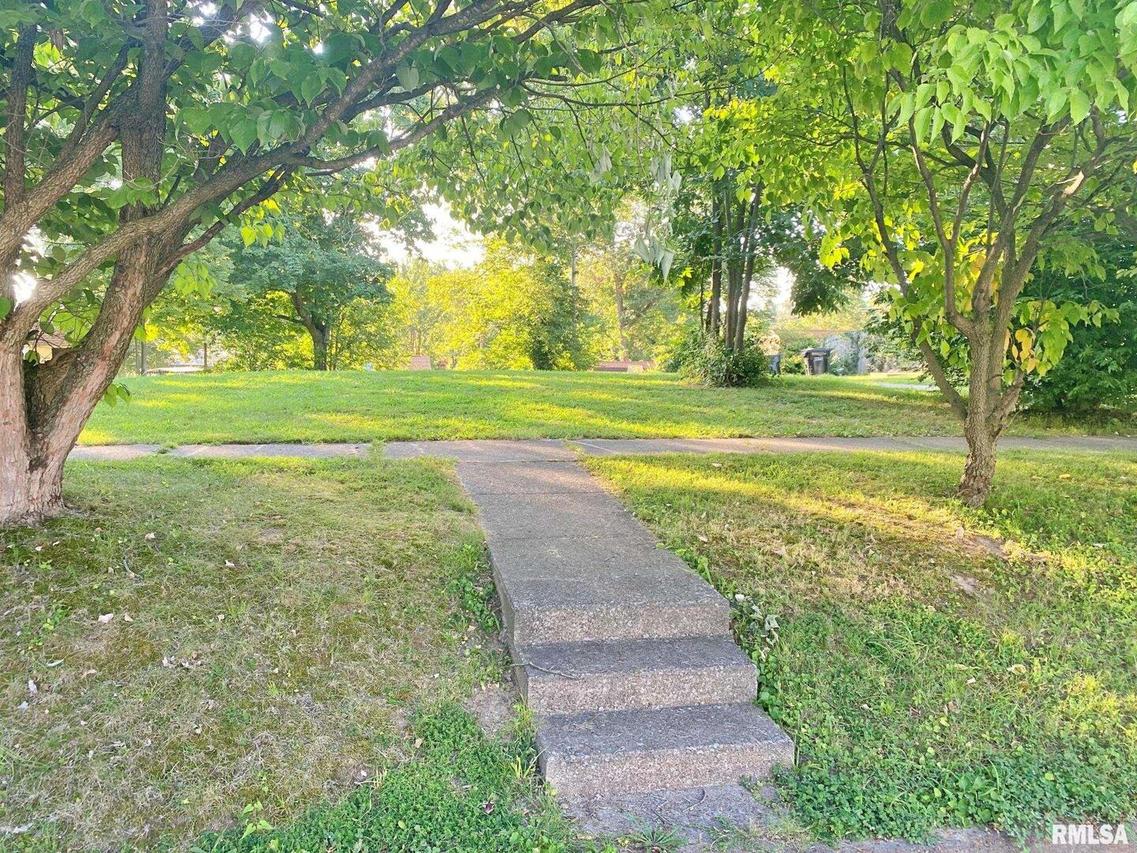 814 Girard St., Metropolis, IL 62960