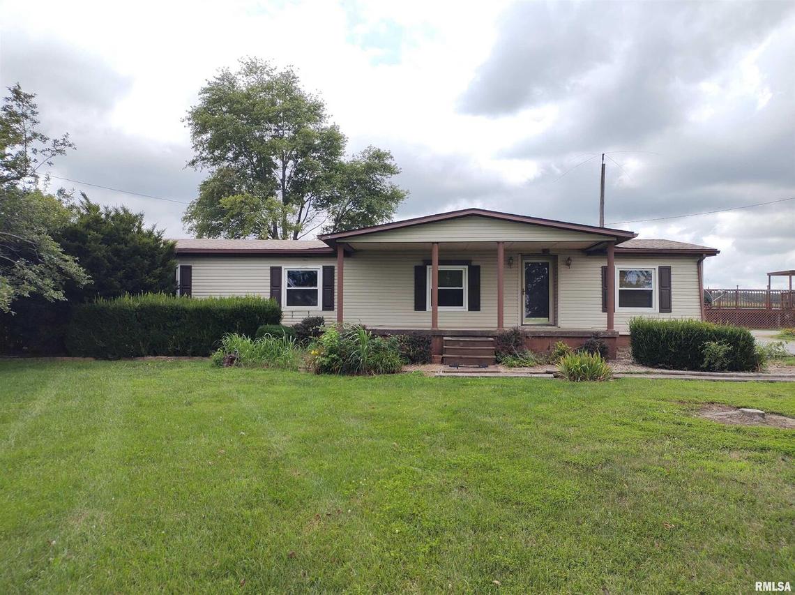 11104 Army Navy Store Rd., Mcleansboro, IL 62859