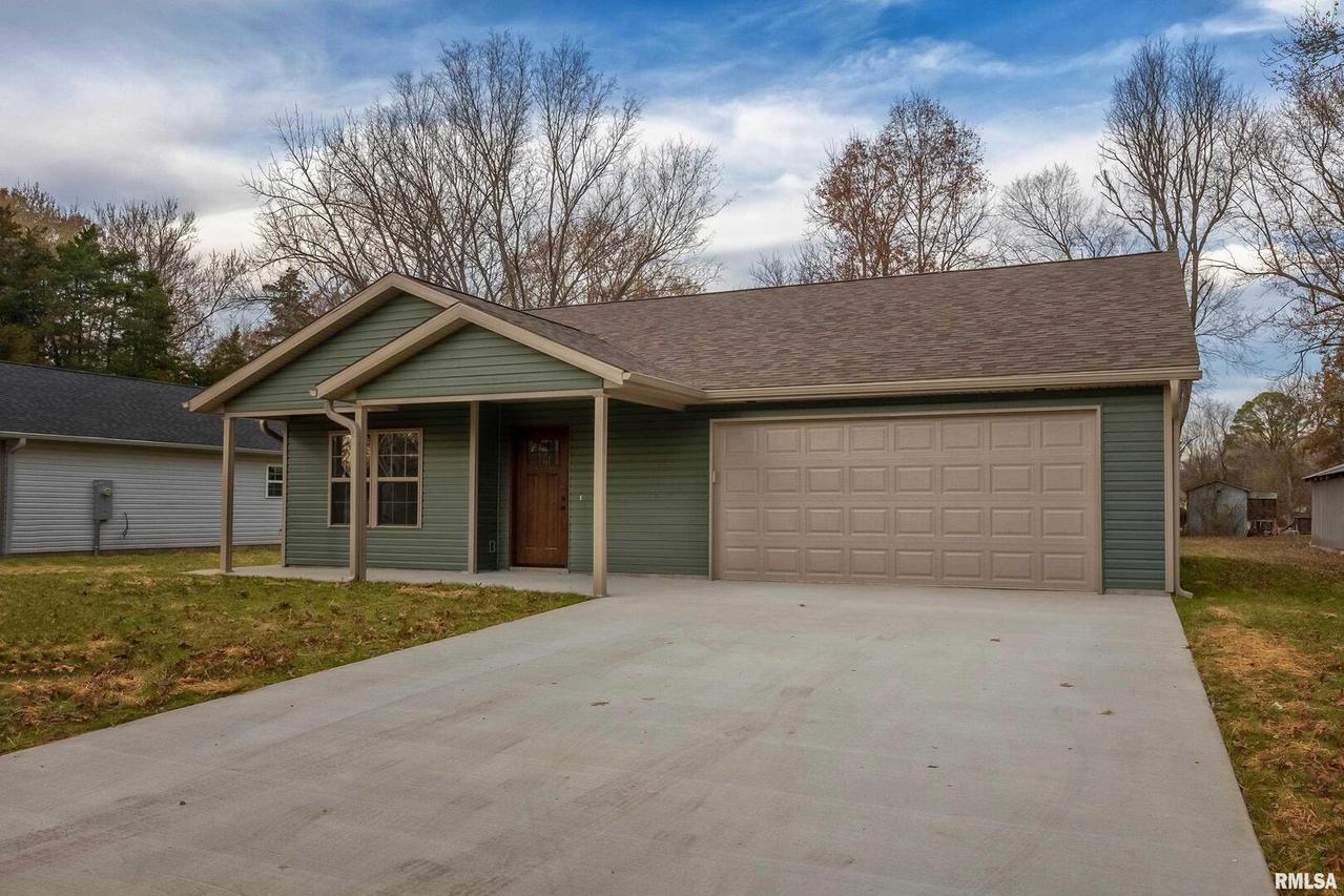 408 Madison St., Cambria, IL 62915