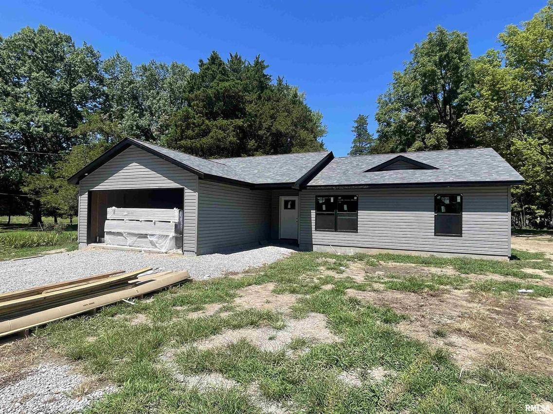 412 Madison St., Cambria, IL 62915