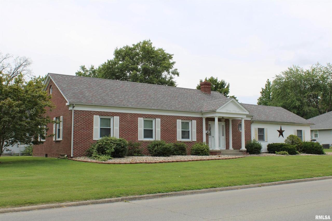 901 W Boone St., Salem, IL 62881