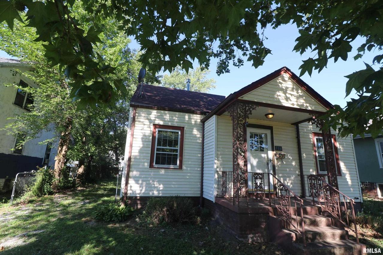 716 S Virginia St., Marion, IL 62959