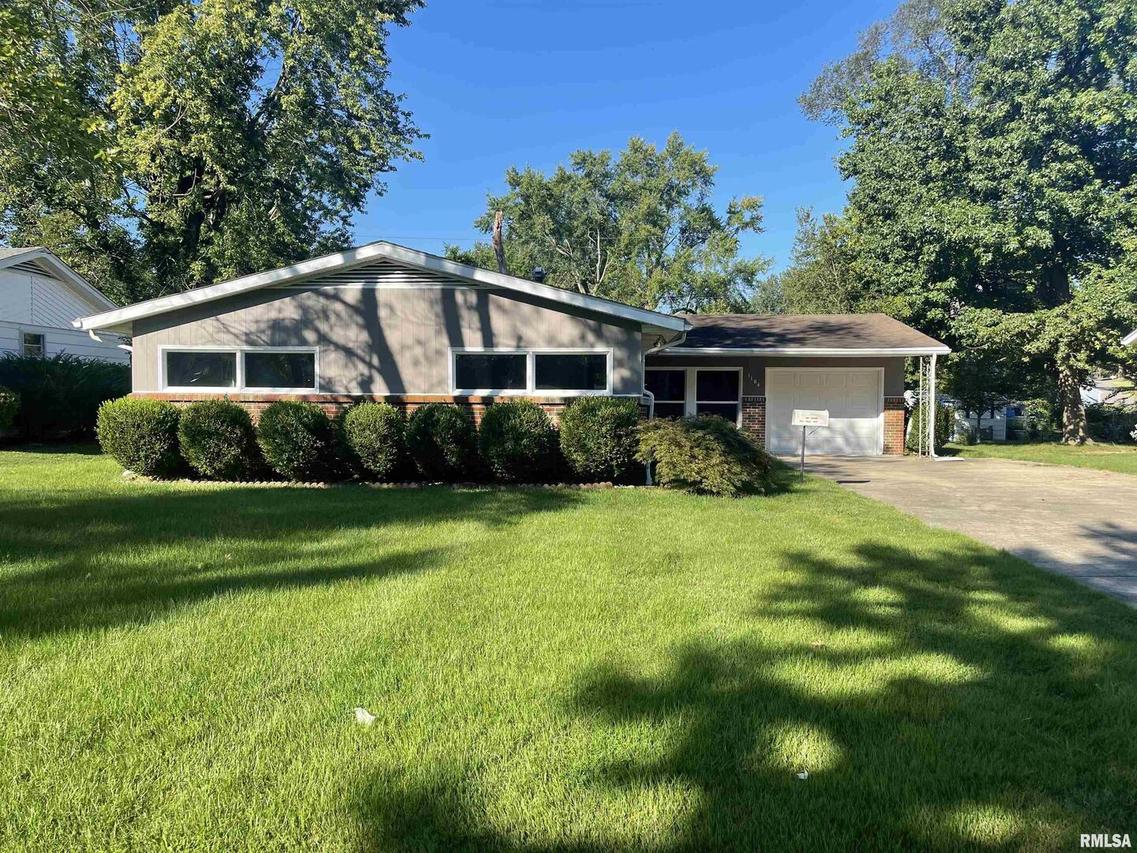 1104 Laura Ln., Marion, IL 62959