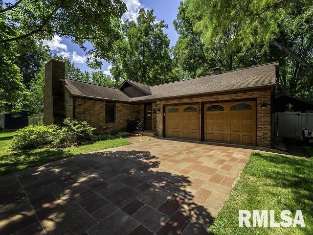 207 S 7th St., Herrin, IL 62948