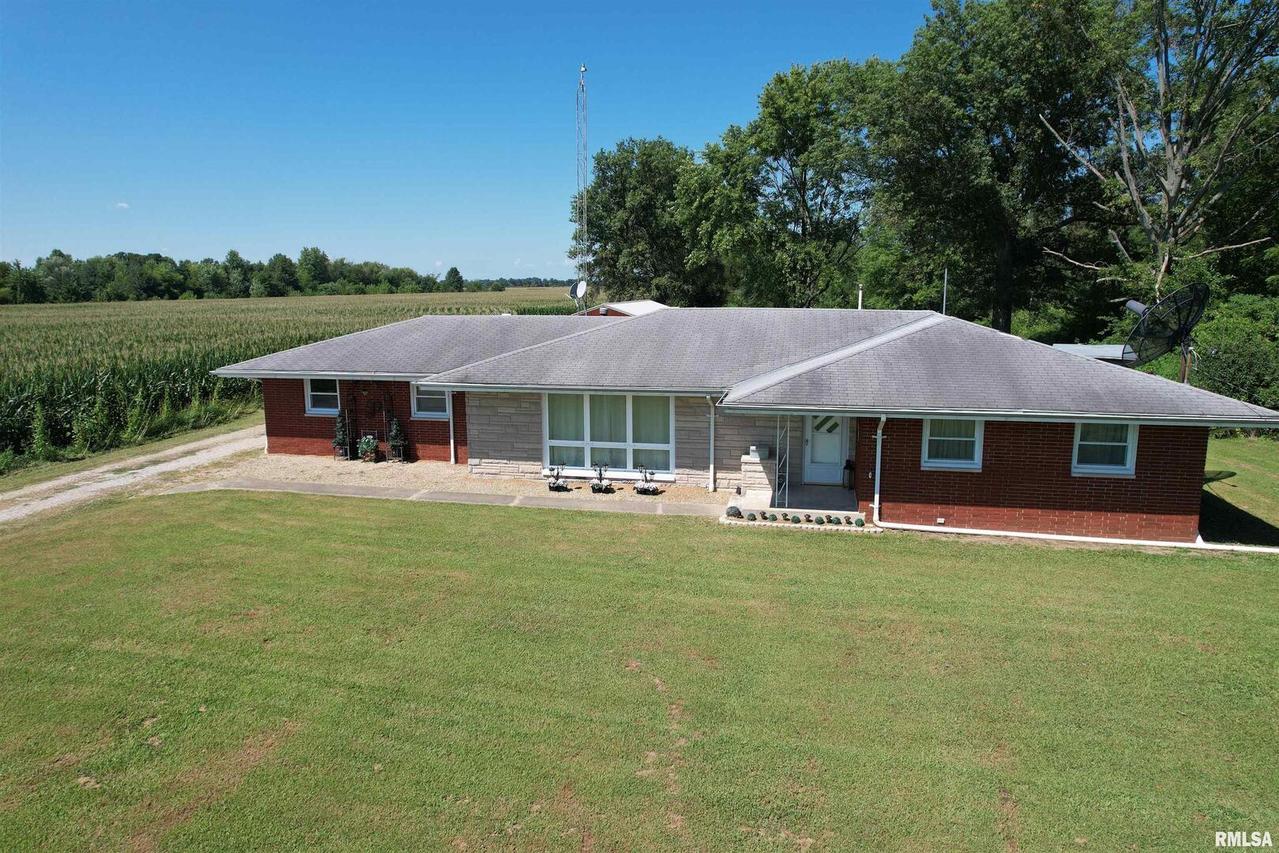 3269 Old 51 Rd., Sandoval, IL 62802