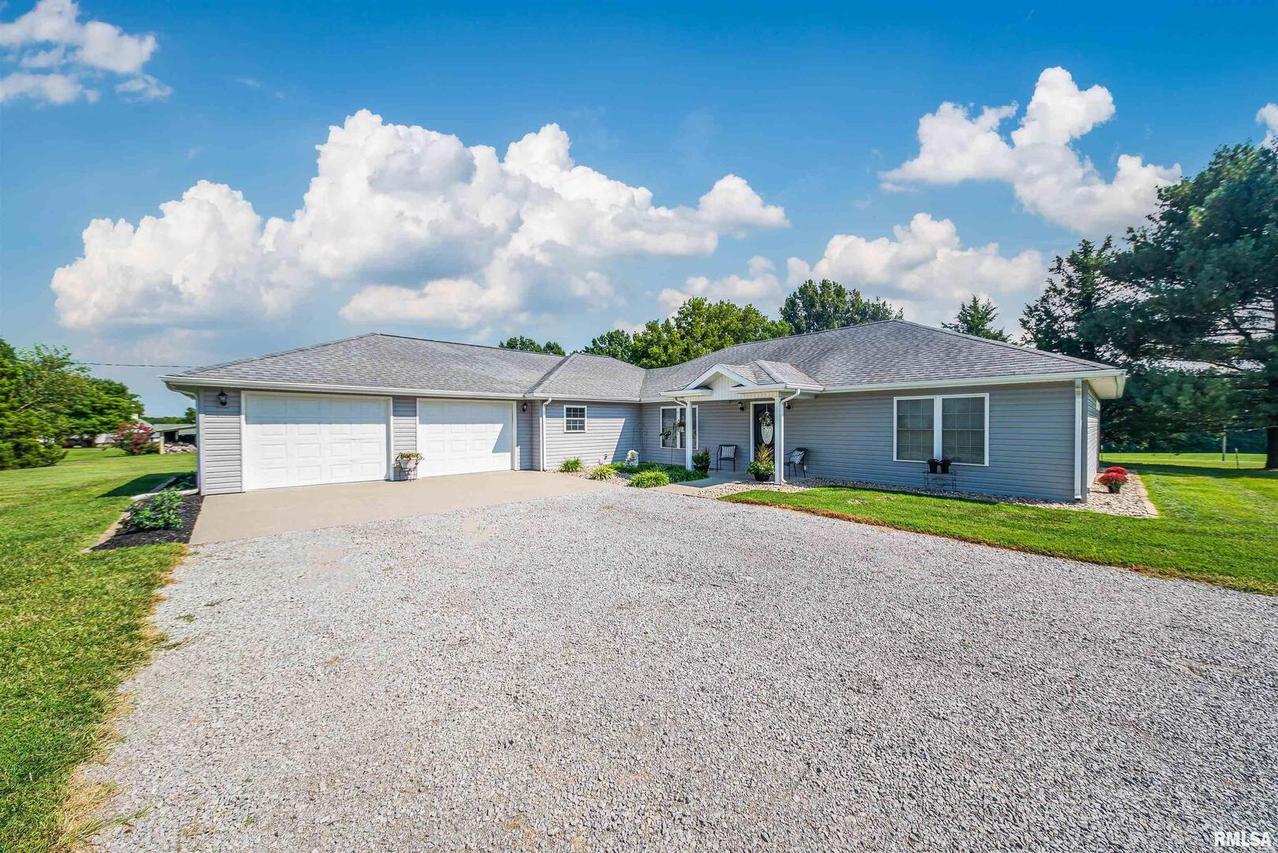 2996 W Harrison Rd., Murphysboro, IL 62966