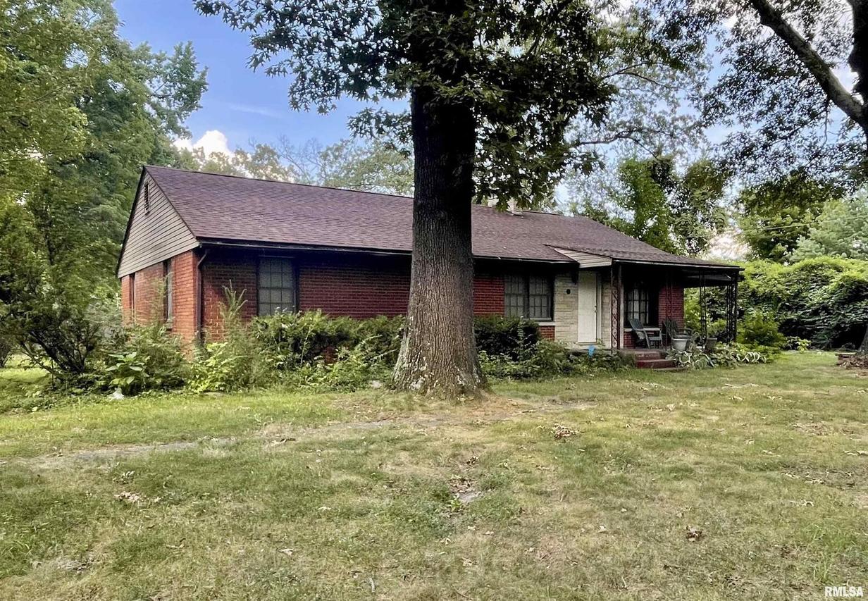 810 W Kennicott St., Carbondale, IL 62901