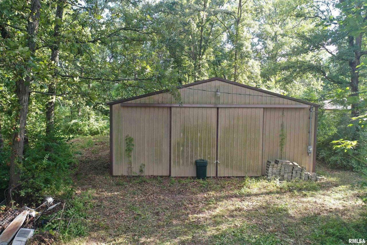 4252 Church Rd., Salem, IL 62881