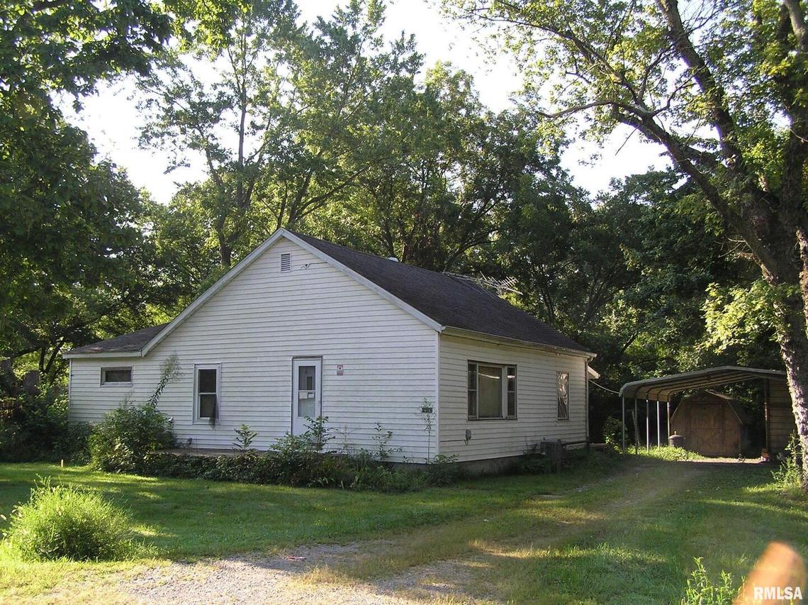 14492 Gossett Rd., West Frankfort, IL 62896