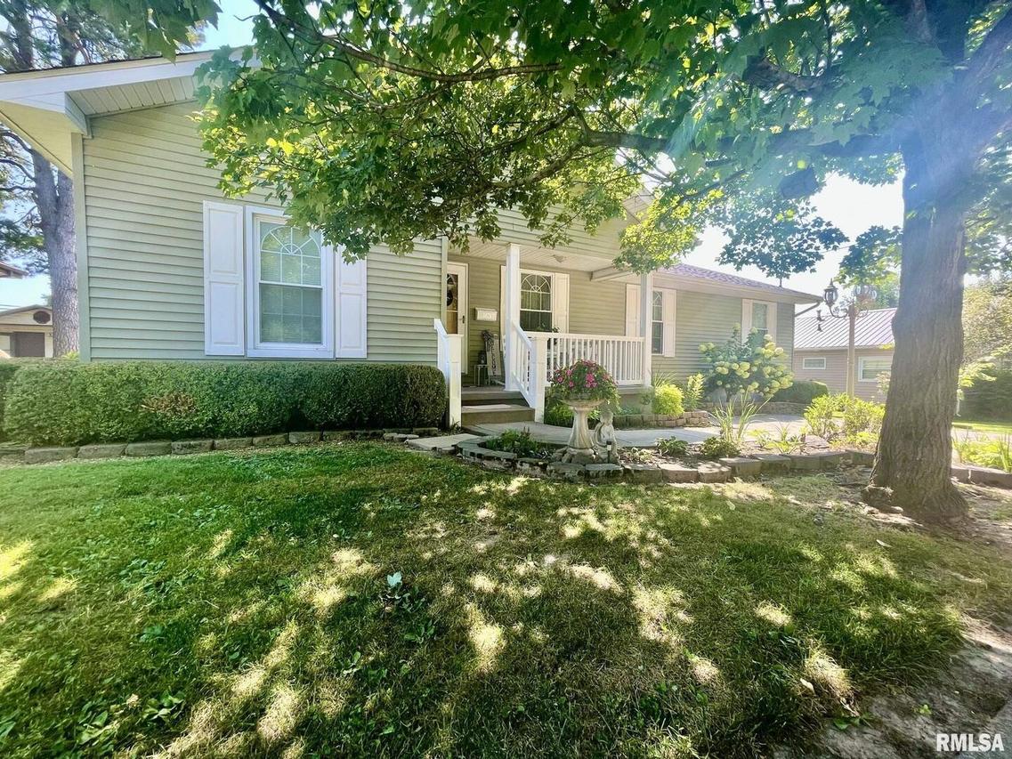 1026 S Jackson St., Harrisburg, IL 62946