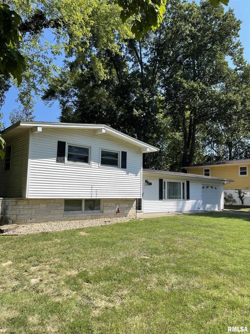 1808 W Freeman St., Carbondale, IL 62901