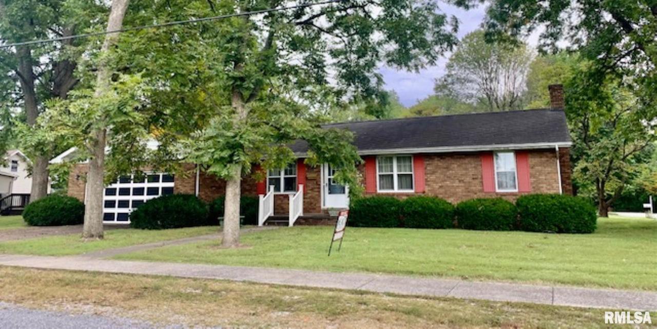 1008 S 1st St., Pinckneyville, IL 62274