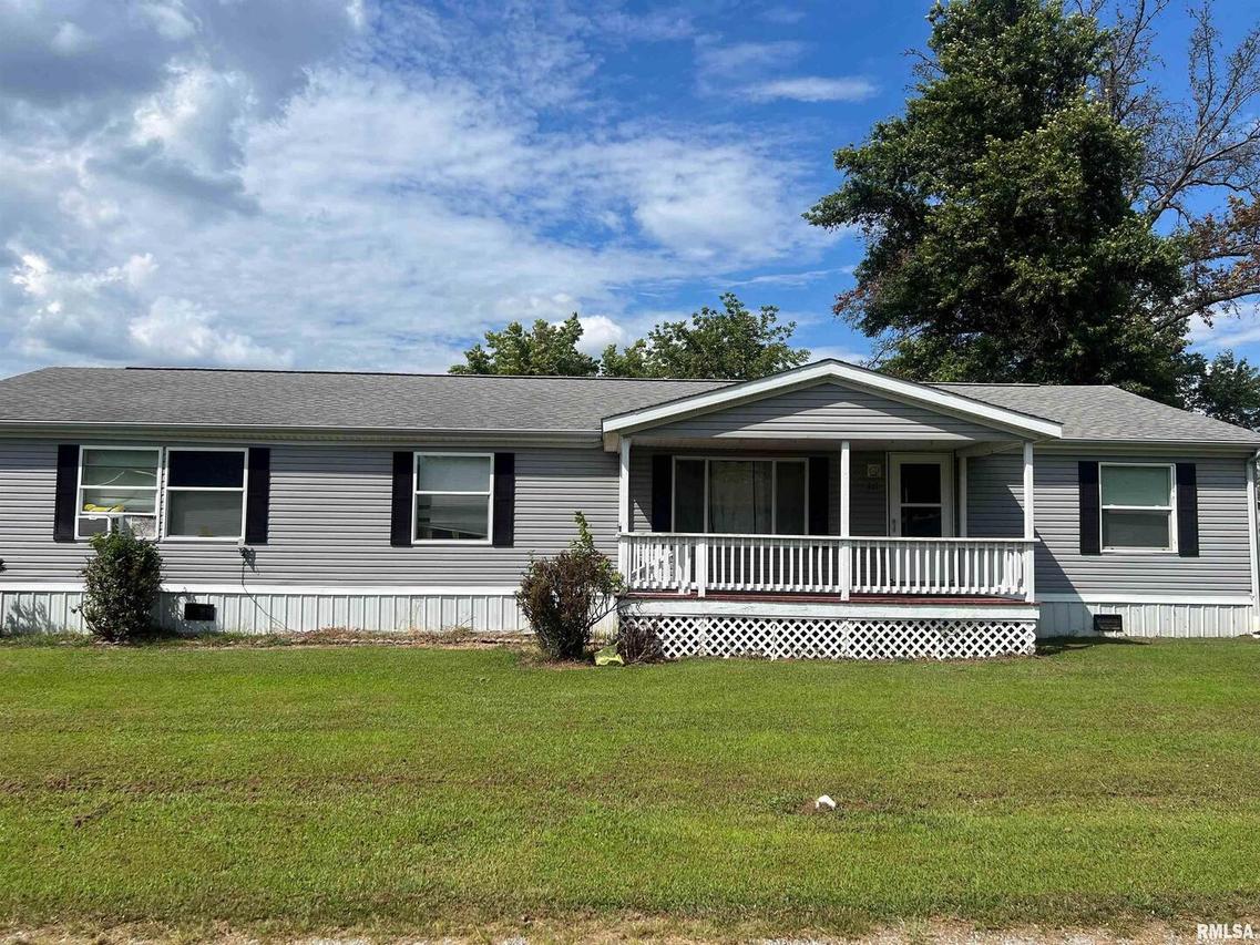 311 W 1st St., Ewing, IL 62836