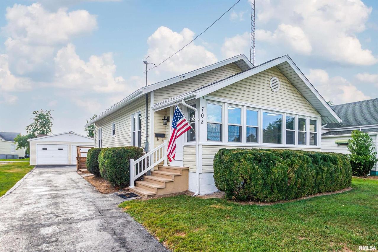 703 S Victor St., Christopher, IL 62822