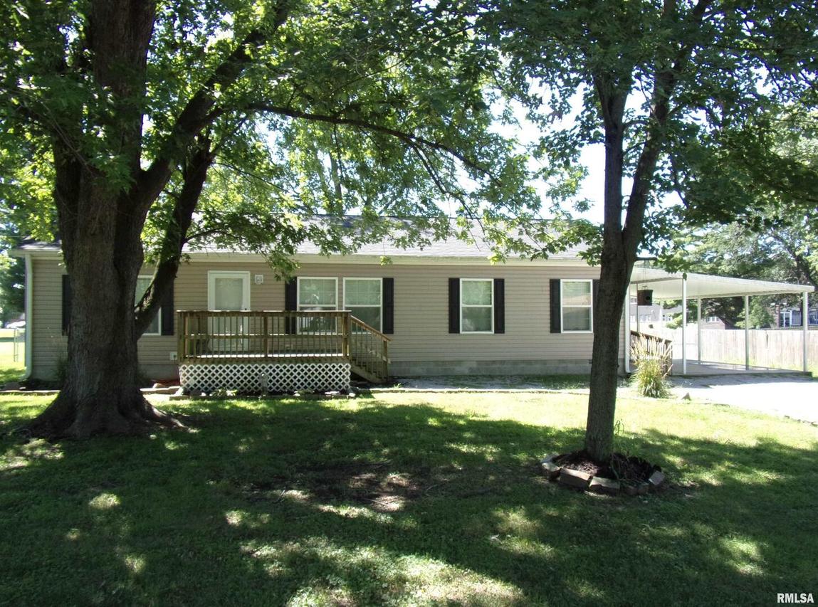 2 Lakedale Dr., Salem, IL 62881