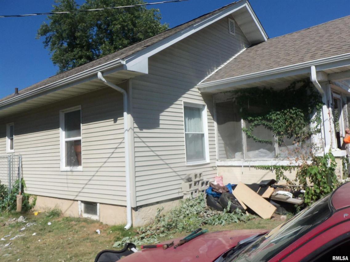 205 E St Louis St., West Frankfort, IL 62896