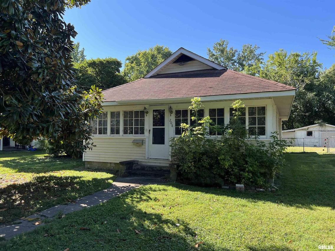 208 W Bryan St., Herrin, IL 62948