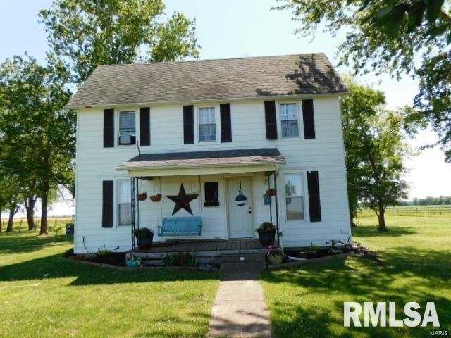 728 N County Road 2800 E St., Farina, IL 62838